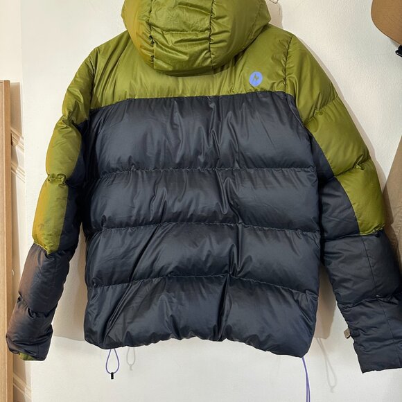 Marmot Down Coat with Integrated Hood - EUC - Picture 5 of 5